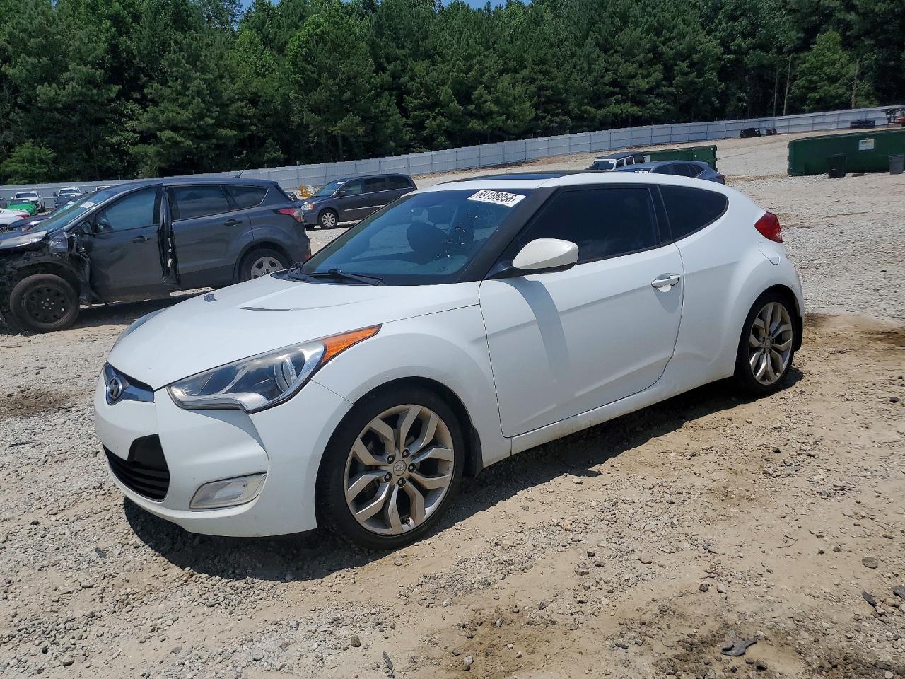 2015 Hyundai Veloster, VIN KMHTC6AD7FU225134 — Minor dents and scratches
