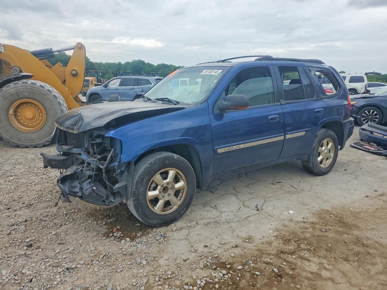 2002 GMC Envoy SLT, VIN 1GKDS13SX22234205 — Front end
