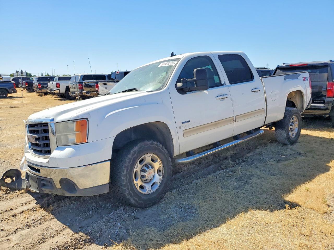 2008 GMC Sierra 2500HD SLT, VIN 1GTHK23628F132338 — Перед
