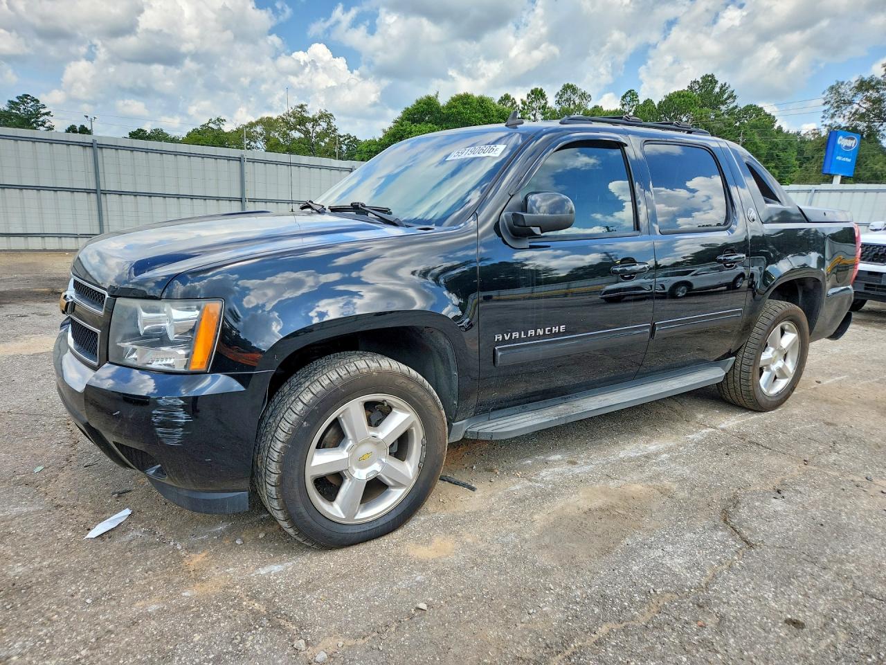 2013 Chevrolet Avalanche LT, VIN 3GNTKFE77DG116272 — Rear end