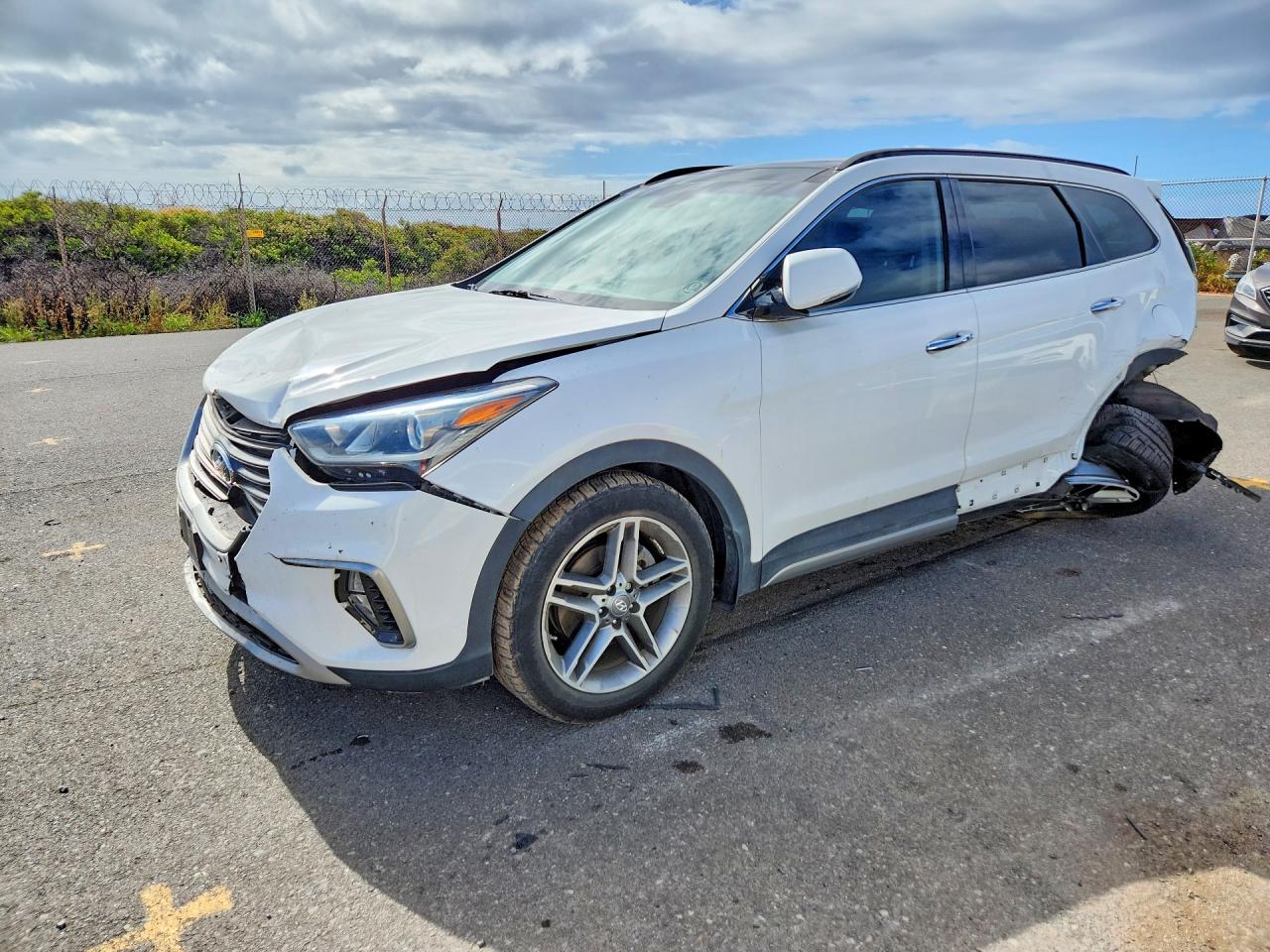 2017 Hyundai Santa Fe SE Ultimate, VIN KM8SR4HF4HU215489 — Rear end
