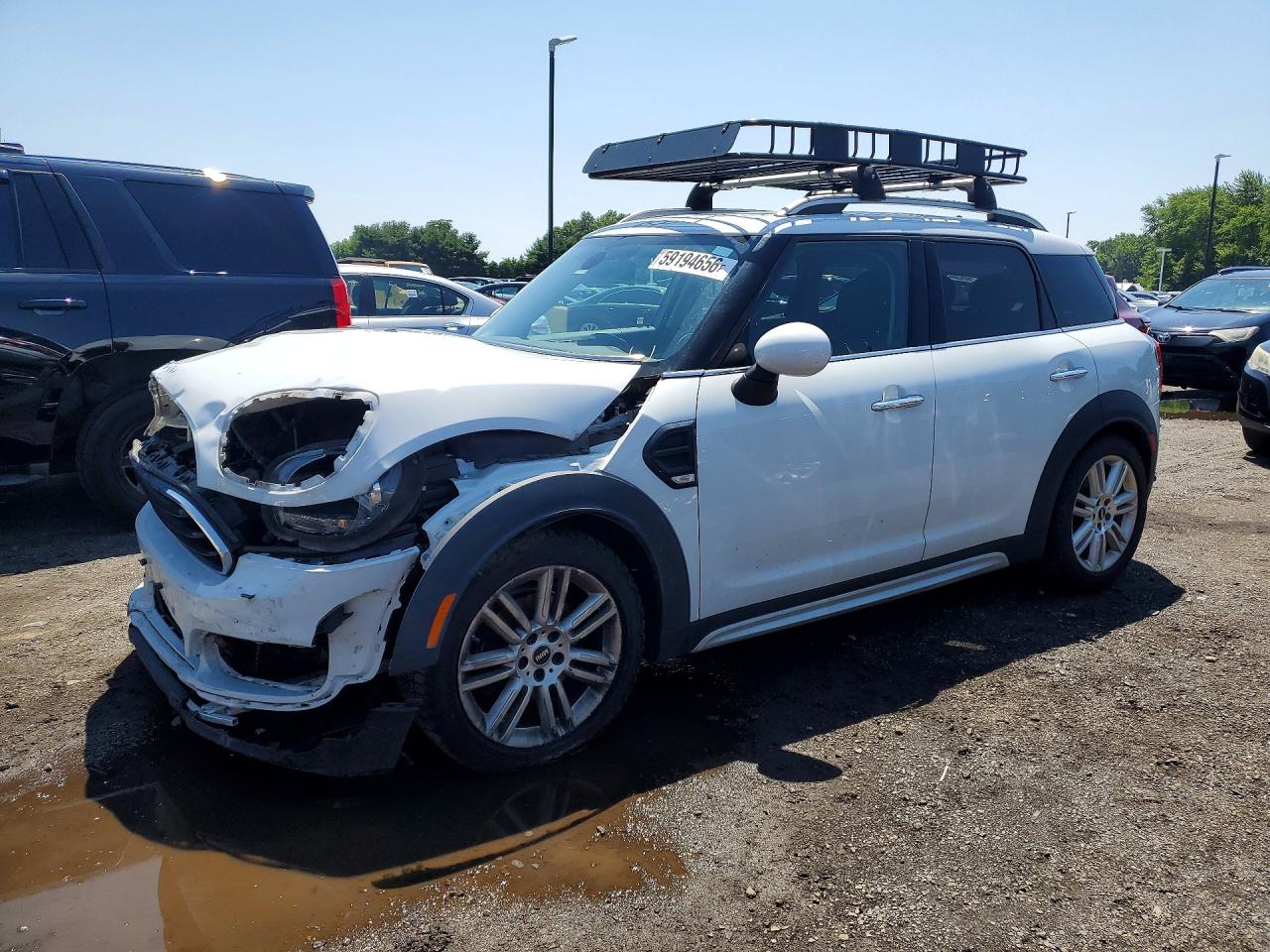 2018 MINI Countryman Cooper, VIN WMZYS7C34J3E07804 — Front end