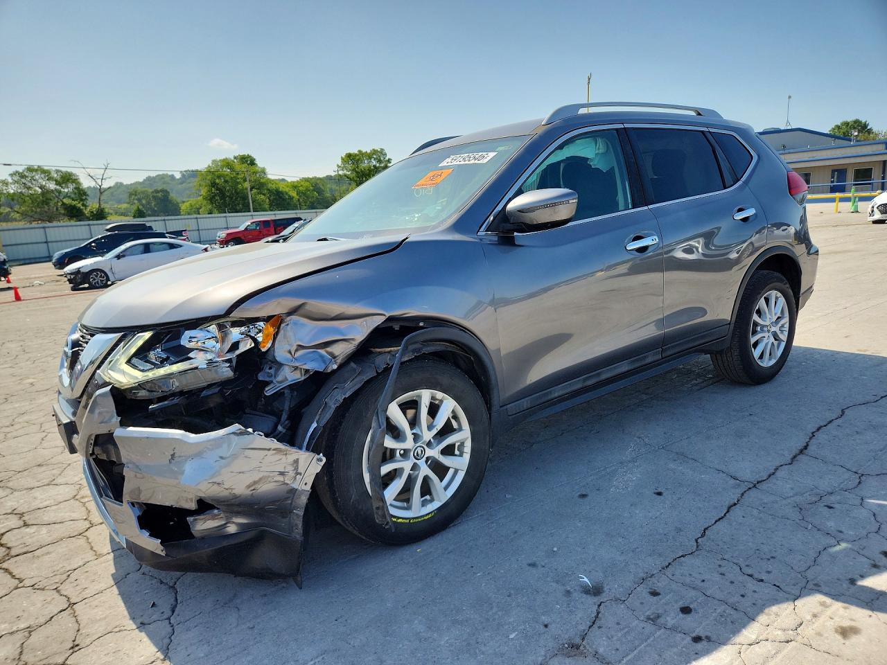 2017 Nissan Rogue SV, VIN 5N1AT2MV9HC776971 — Front end