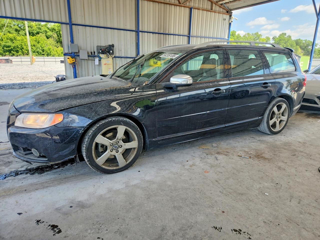 2010 Volvo V70, VIN YV1982BW9A1144990 — Перед
