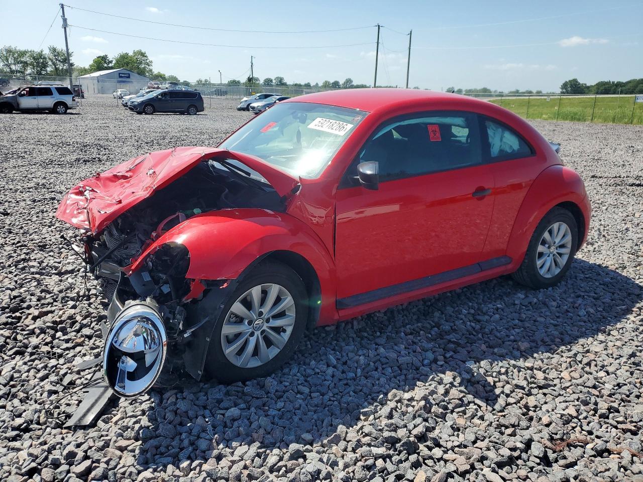 2018 Volkswagen Beetle S, VIN 3VWFD7AT6JM712329 — Перед