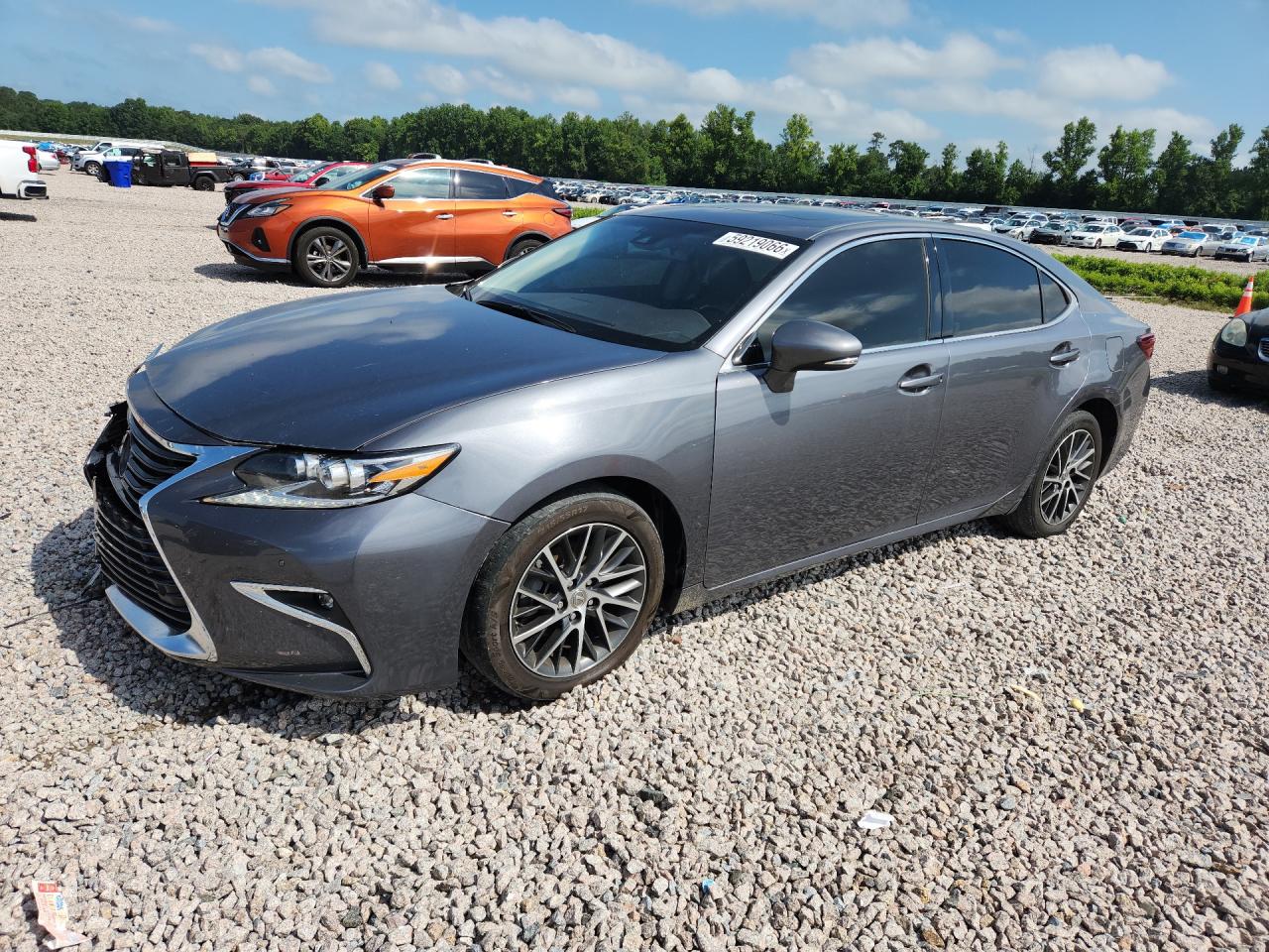 2016 Lexus ES 330, VIN JTHBK1GG1G2229246 — Перед