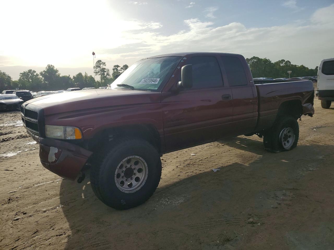 2002 Dodge 2500, VIN 3B7KF23642M232717 — Front end