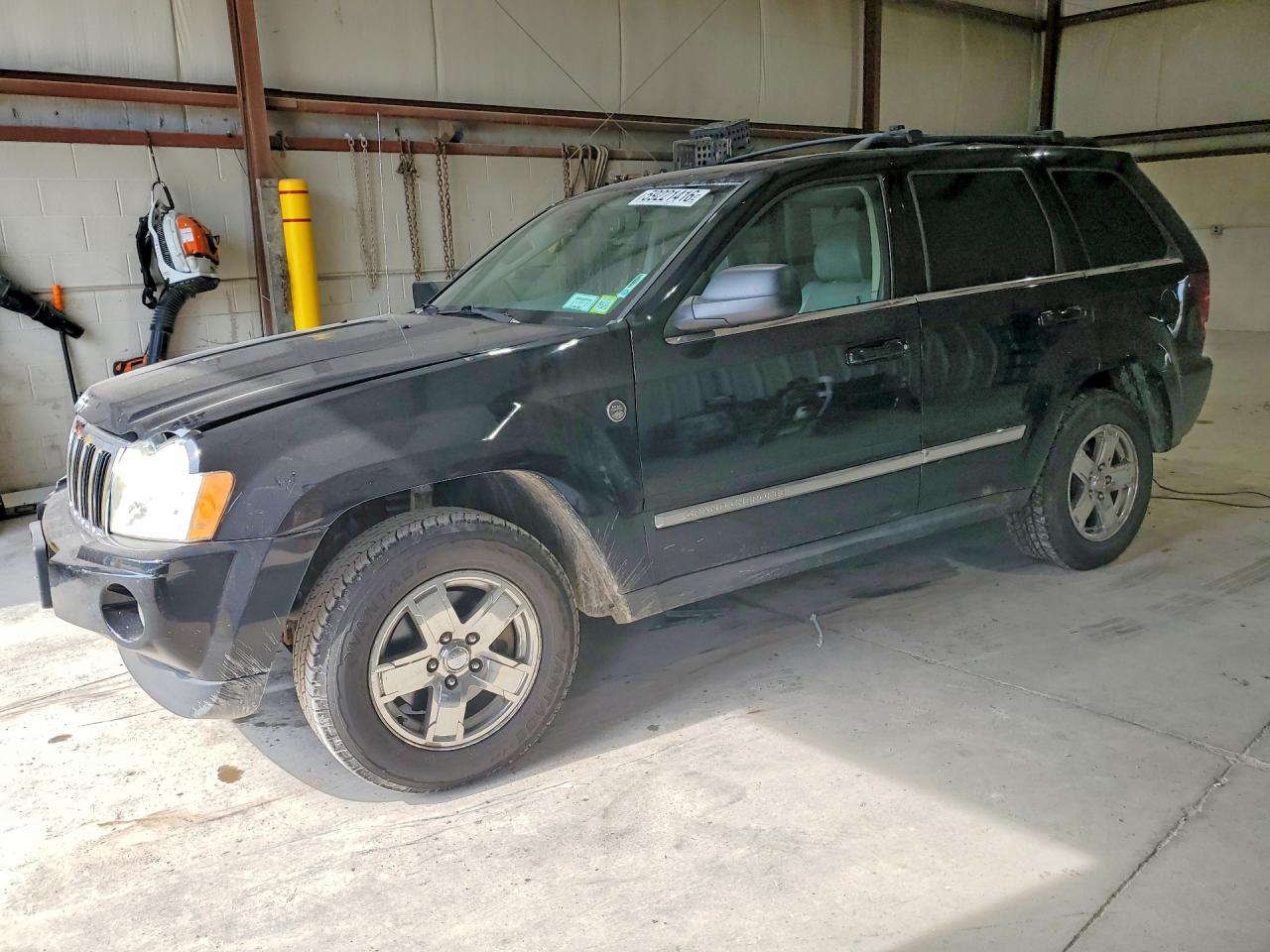 2007 Jeep Grand Cherokee Limited, VIN 1J8HR58P87C500089 — Side