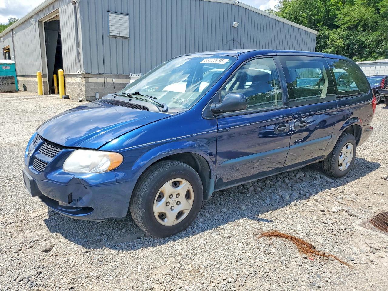 2002 Dodge Caravan SE, VIN 1B4GP24302B644533 — Side