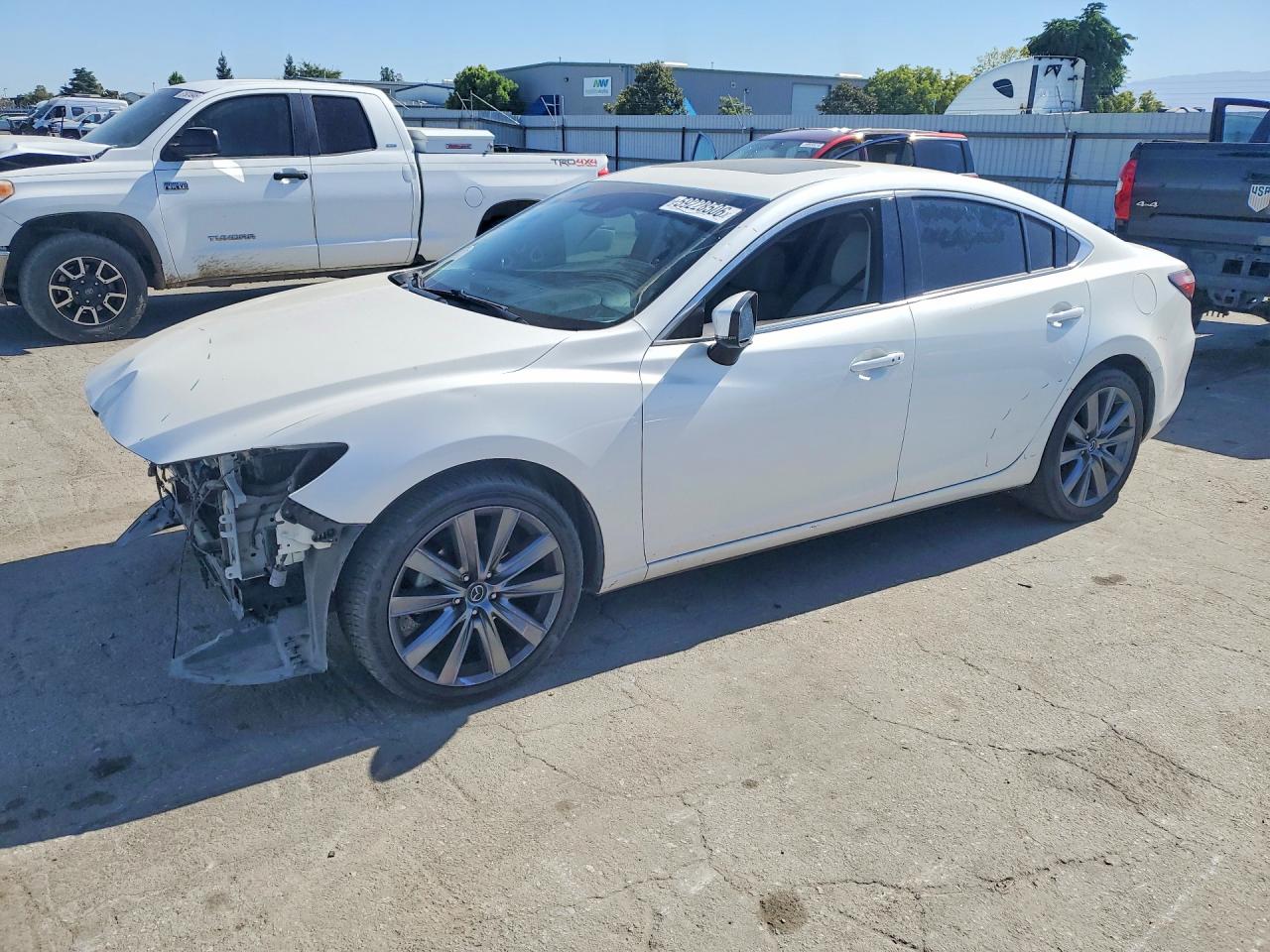 2021 Mazda 6 Touring, VIN JM1GL1VM7M1604863 — Перед