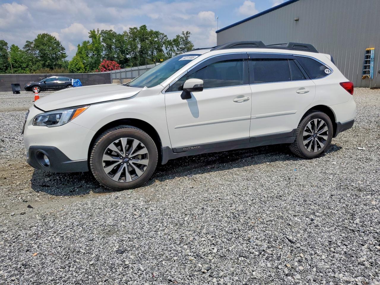 2016 Subaru Outback Limited, VIN 4S4BSBNC6G3264443 — Front end