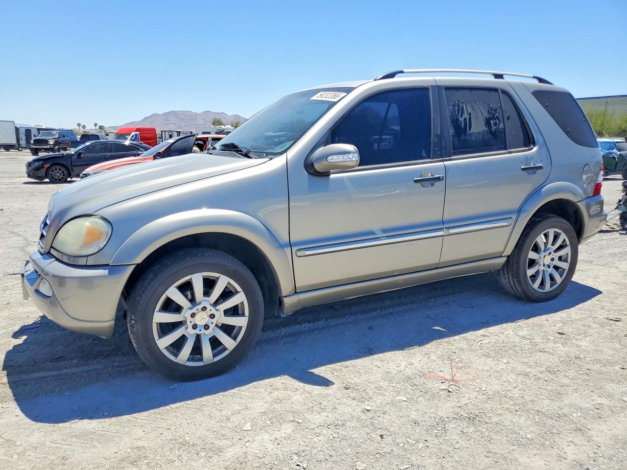 2005 Mercedes-Benz M 350, VIN 4JGAB57E95A542692 — Перед