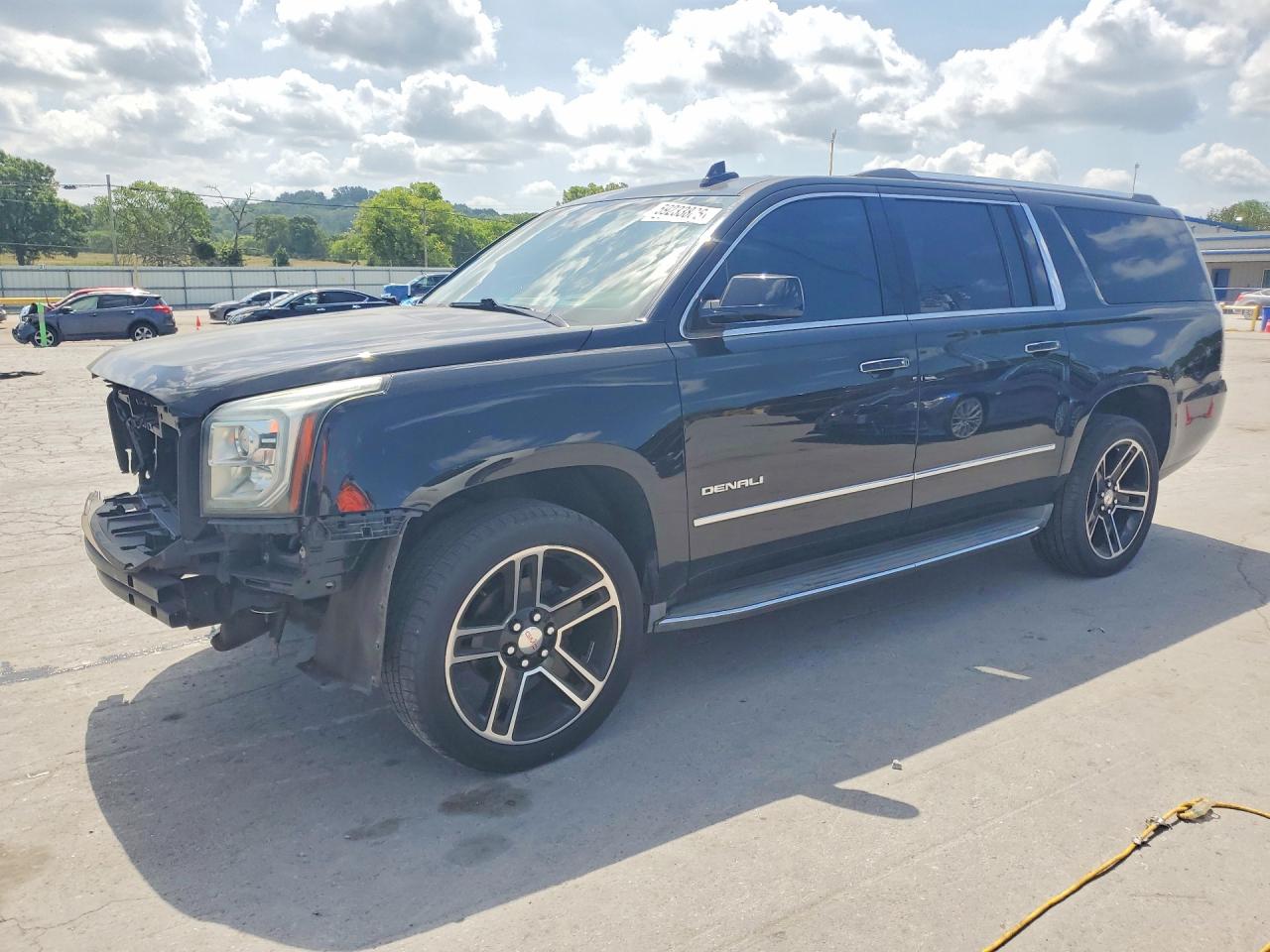 2015 GMC Yukon XL Denali, VIN 1GKS2JKJXFR577187 — Front end