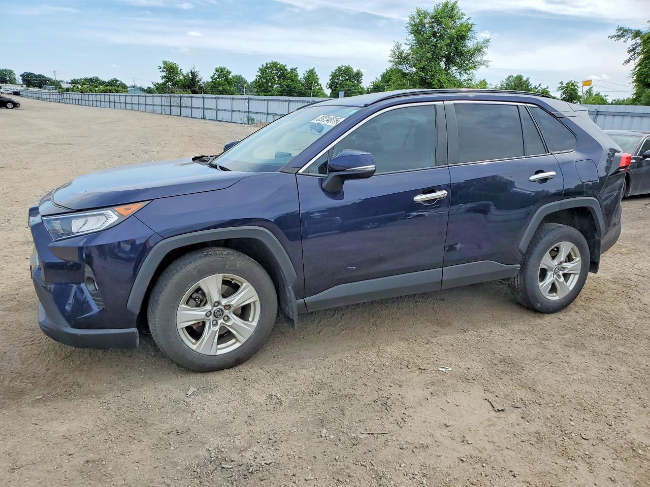 2020 Toyota RAV4 XLE, VIN 2T3W1RFVXLC082304 — Undercarriage