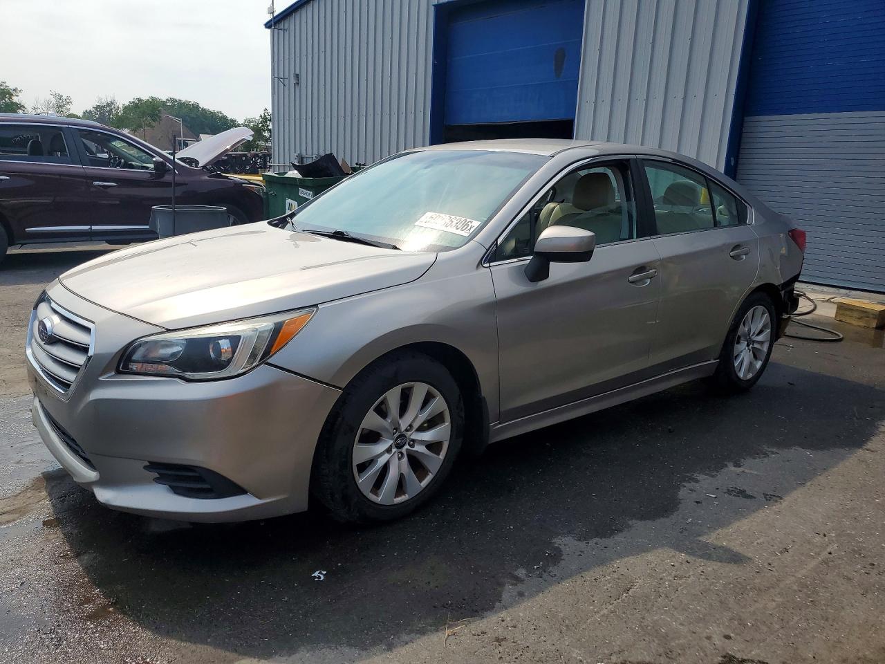 2015 Subaru Legacy Premium, VIN 4S3BNAC64F3066641 — Зад