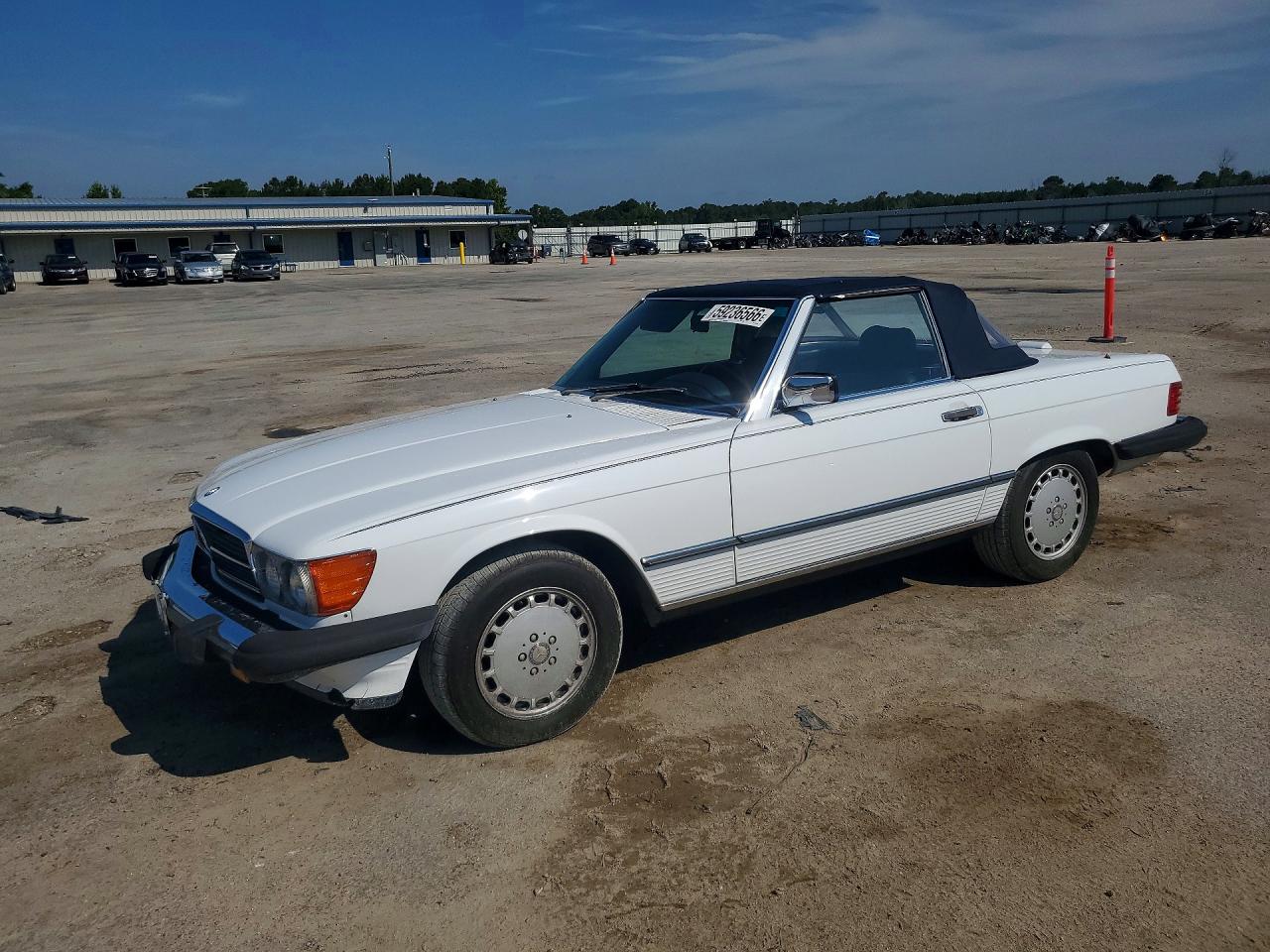 1989 Mercedes-Benz 560 SL, VIN WDBBA48D4KA098305 — Front end