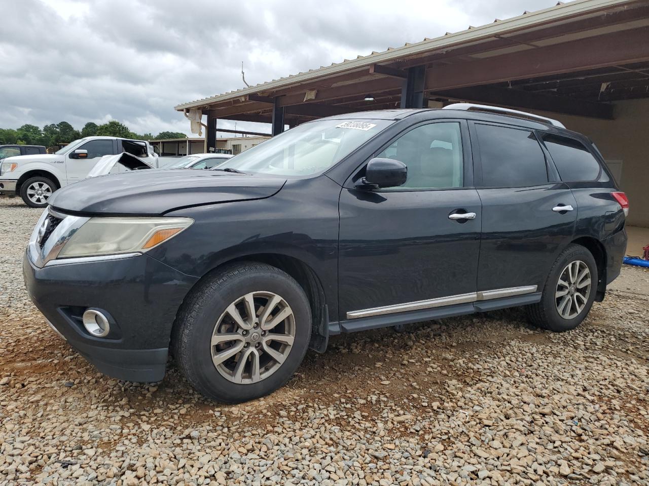 2015 Nissan Pathfinder Platinum, VIN 5N1AR2MM1FC601911 — Зад