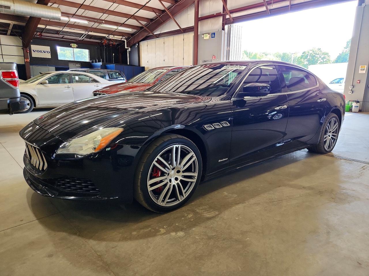 2017 Maserati Quattroporte S Q4 GranLusso, VIN ZAM56RRL6H1235803 — Minor dents and scratches