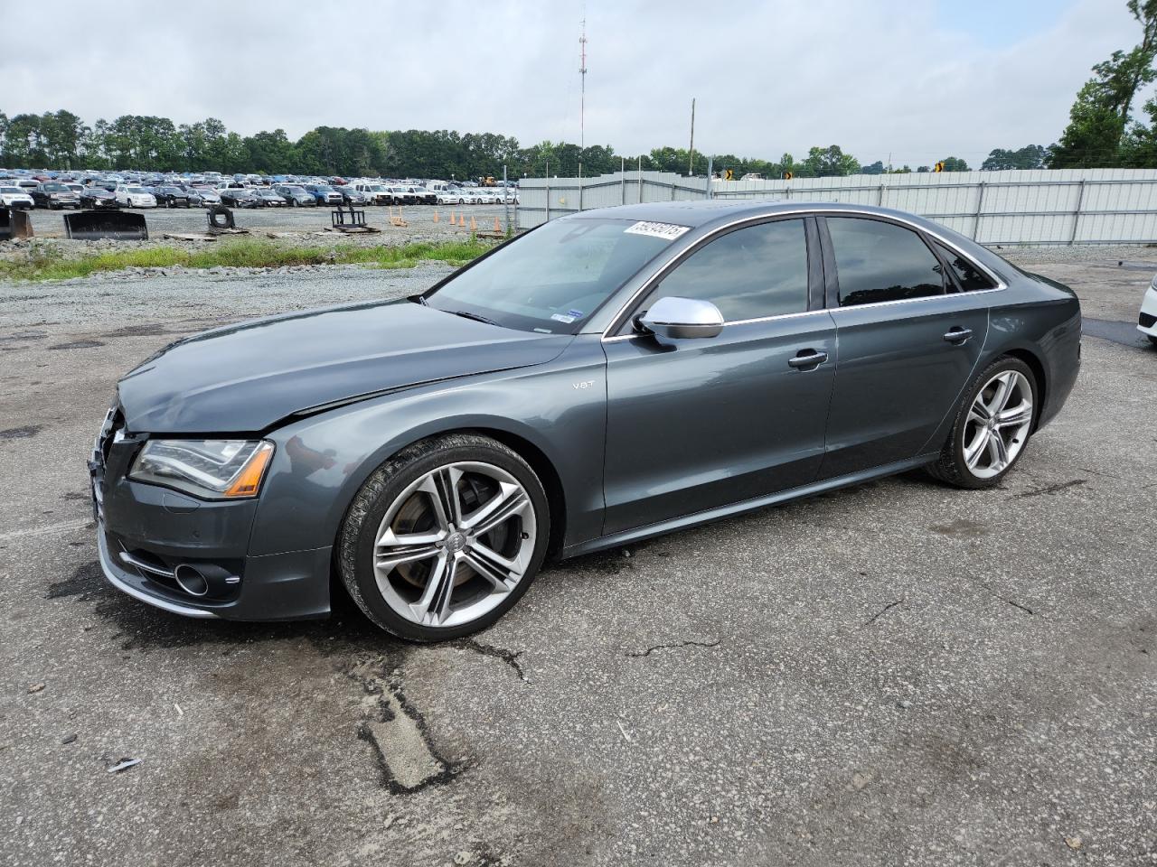2013 Audi S8, VIN WAUD2AFD4DN033570 — Front end