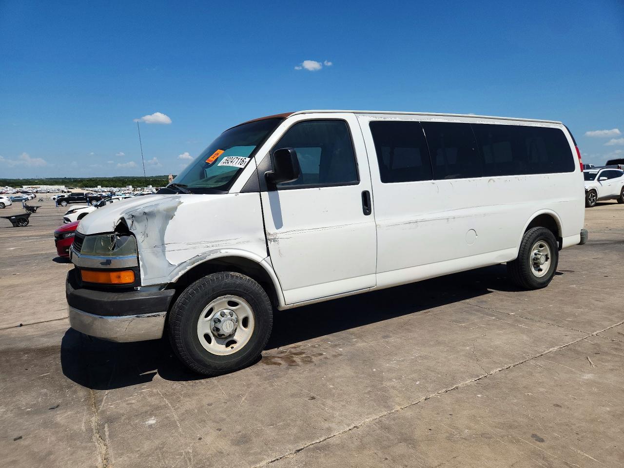 2007 Chevrolet Express Passenger, VIN 1GAHG39U371101665 — Front end
