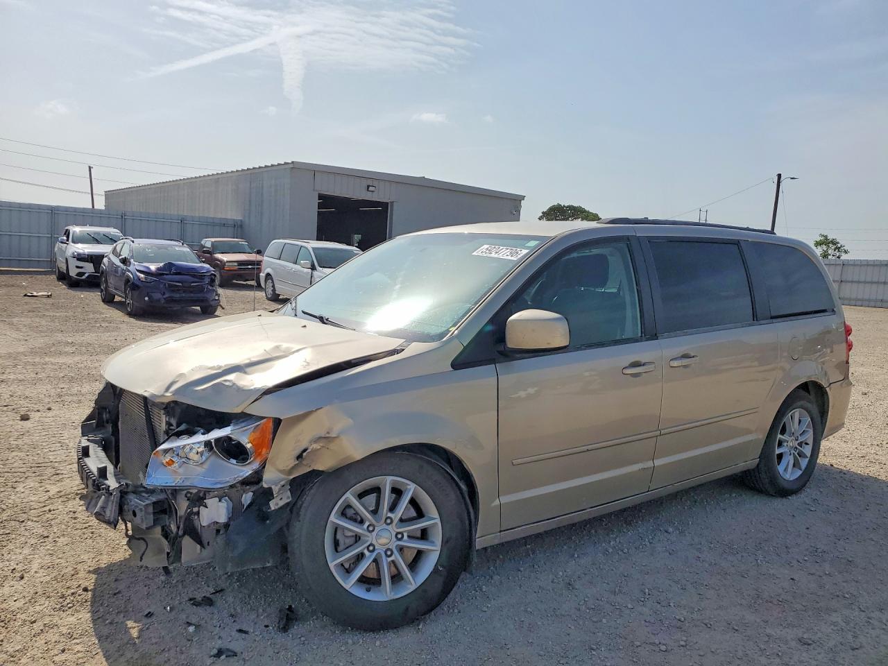 2014 Dodge Grand Caravan SXT, VIN 2C4RDGCG7ER477762 — Front end