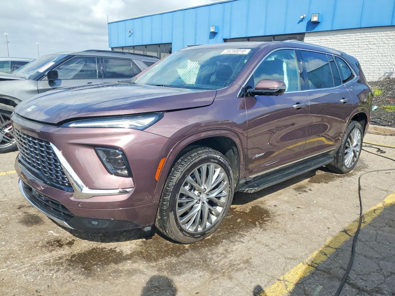 2026 Buick Enclave Avenir, VIN 5GAEVCKS2TJ151980 — Бок