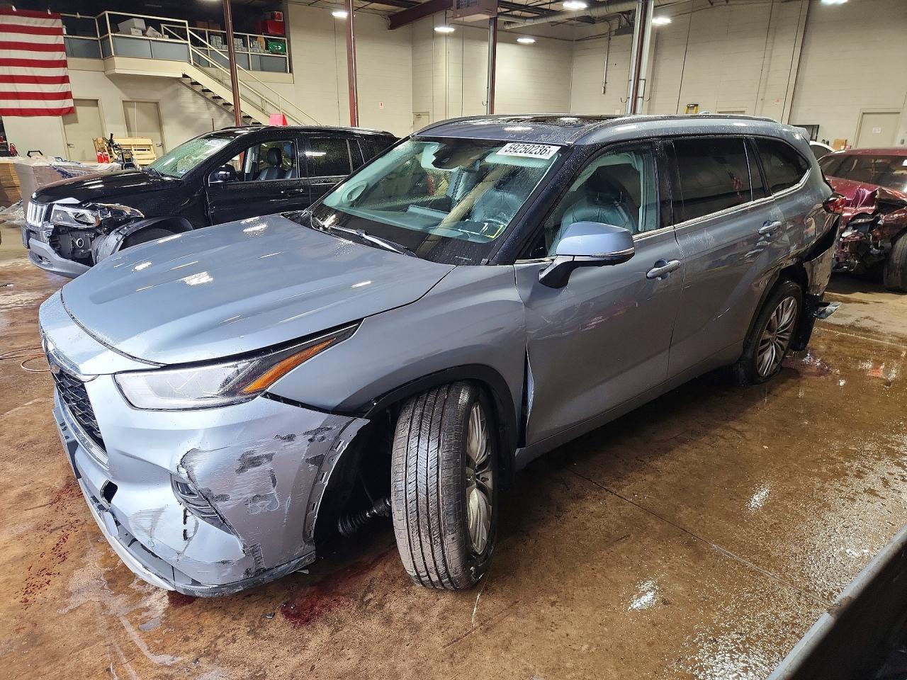 2021 Toyota Highlander Platinum, VIN 5TDFZRBH6MS086568 — Rear end