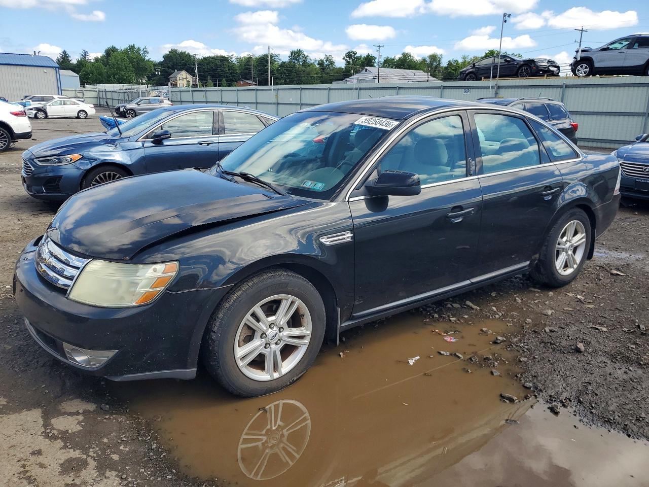 2009 Ford Taurus SEL, VIN 1FAHP24W19G100627 — Front end