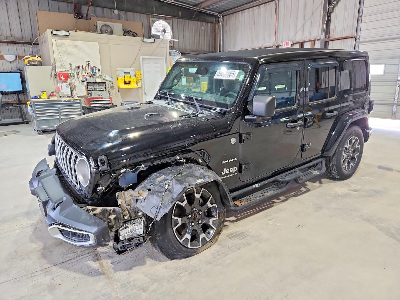 2024 Jeep Wrangler Sahara, VIN 1C4PJXEN9RW104232 — Front end