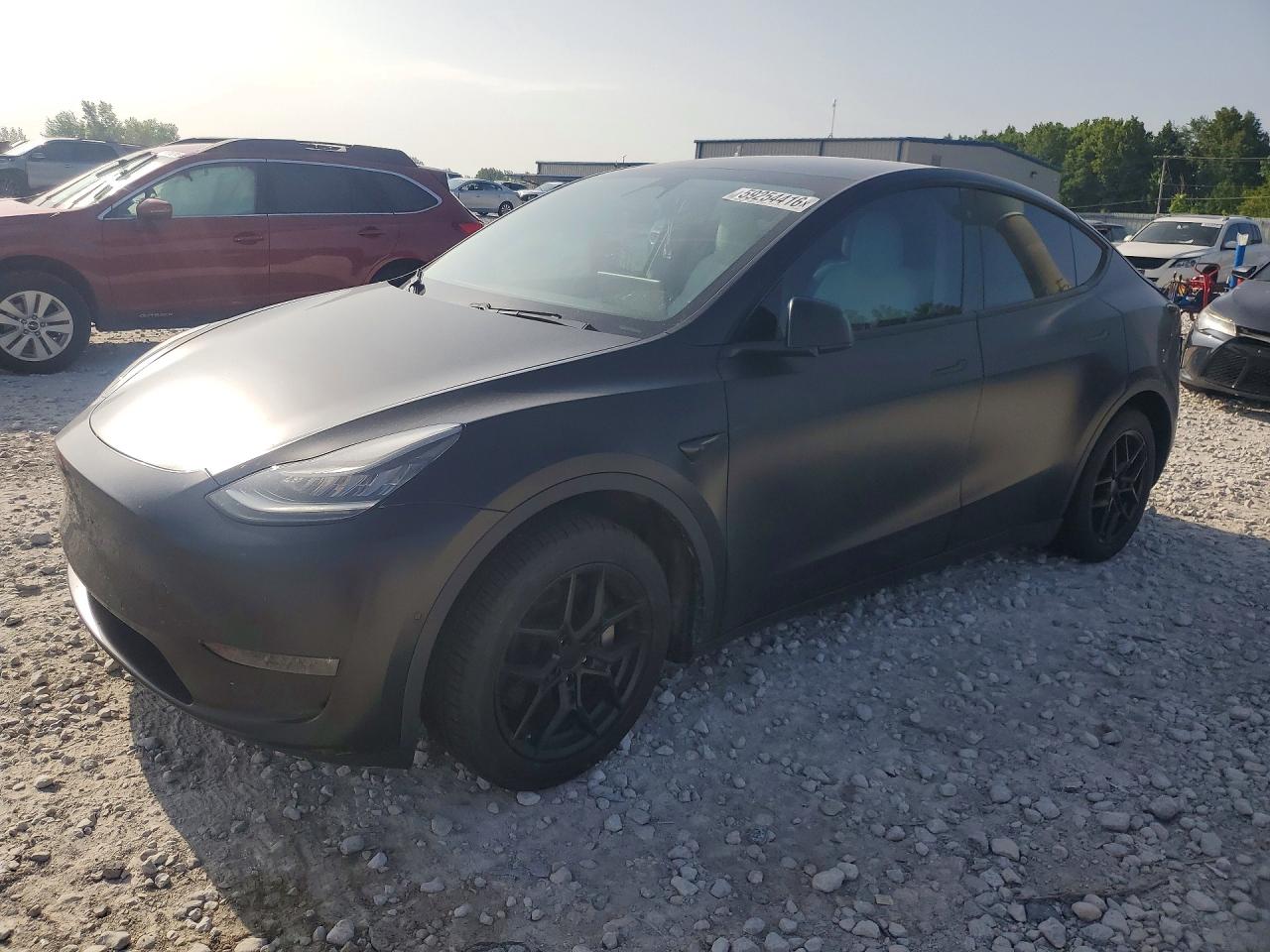 2020 Tesla Model Y Long Range, VIN 5YJYGDEE2LF025630 — Зад