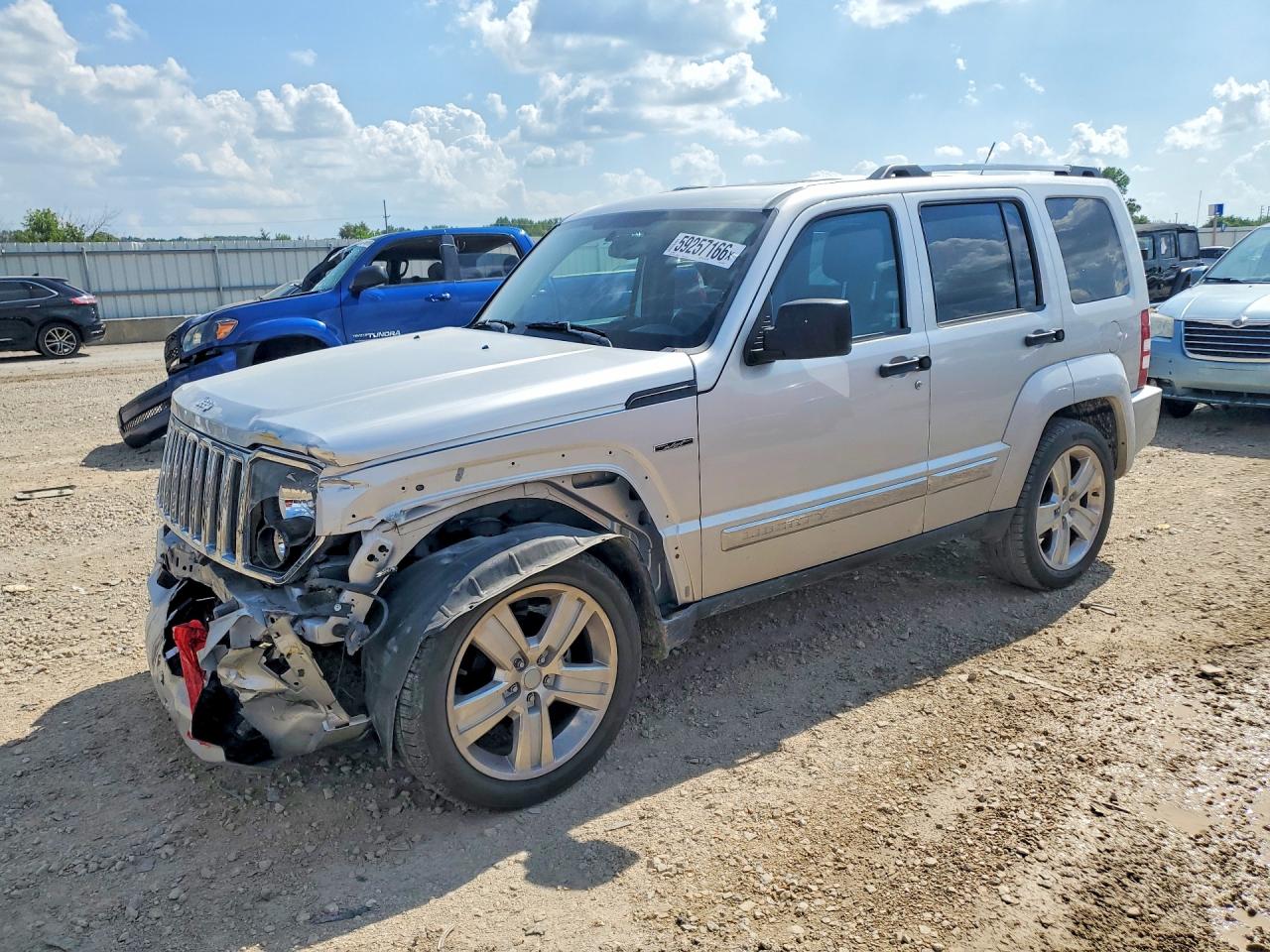 2012 Jeep Liberty Limited Jet, VIN 1C4PJMFKXCW155734 — Перед
