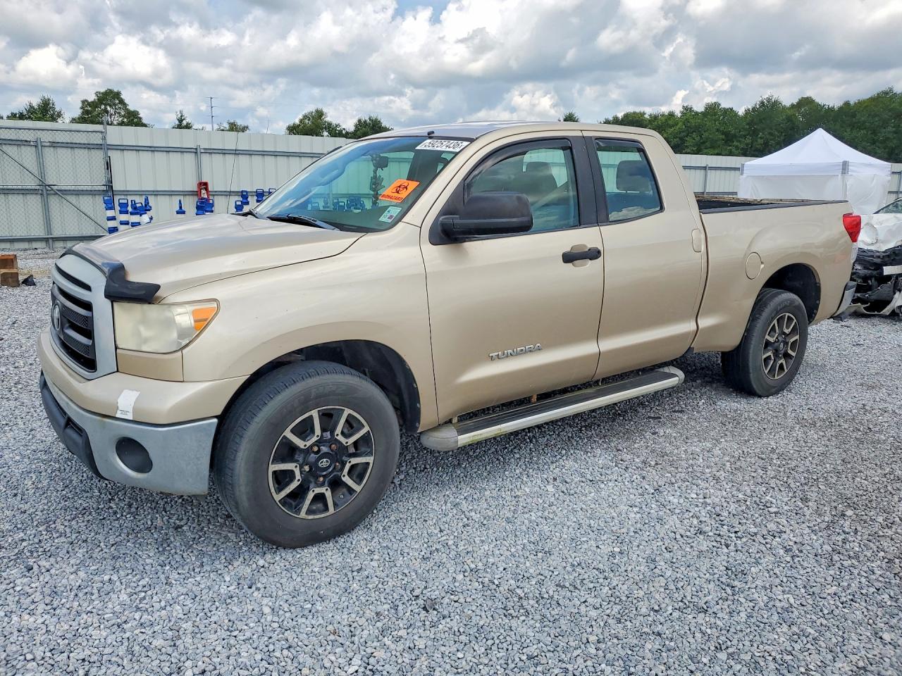 2010 Toyota Tundra, VIN 5TFRM5F11AX020243 — Minor dents and scratches