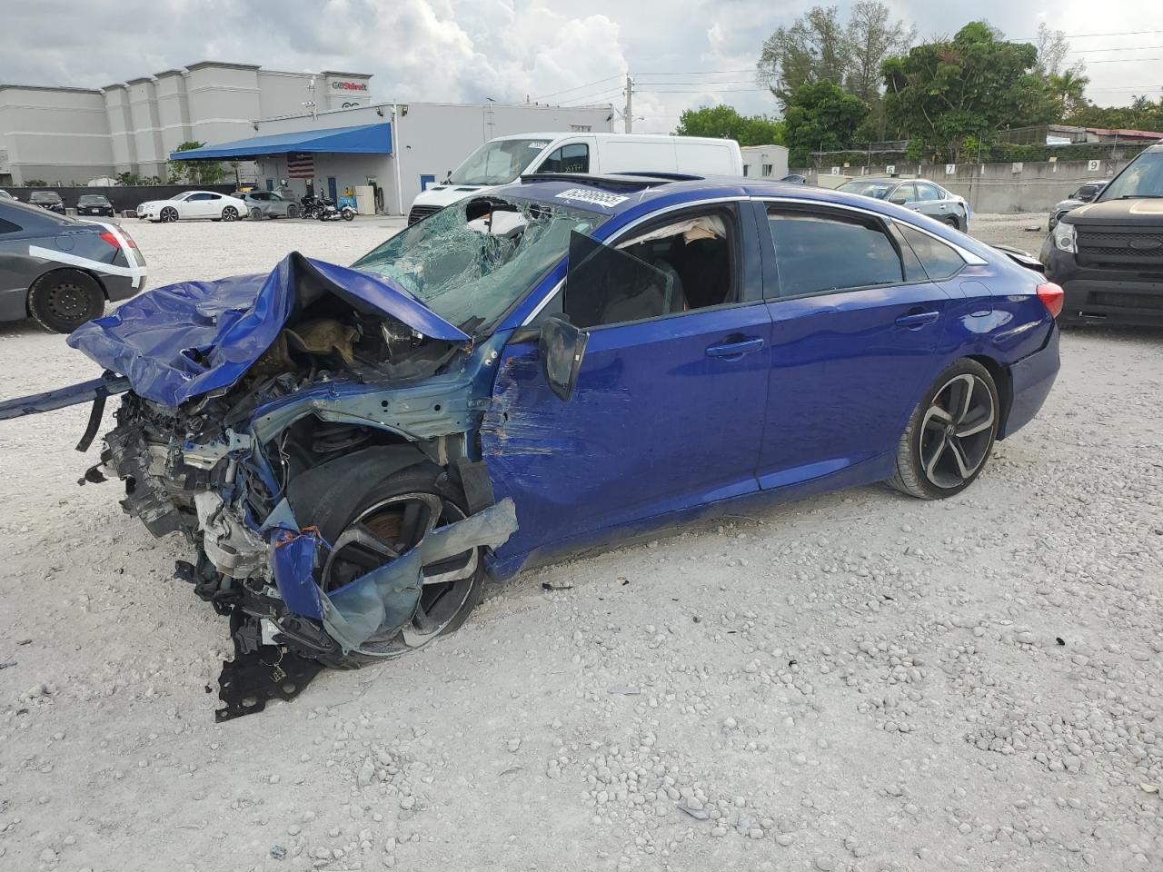 2021 Honda Accord Sport, VIN 1HGCV2F32MA024586 — Перед