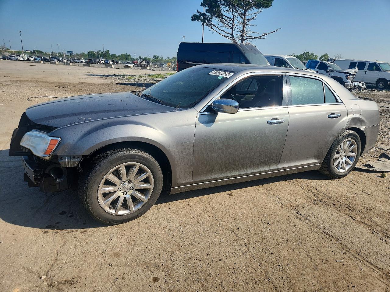 2011 Chrysler 300 Limited, VIN 2C3CA5CG0BH537356 — Front end
