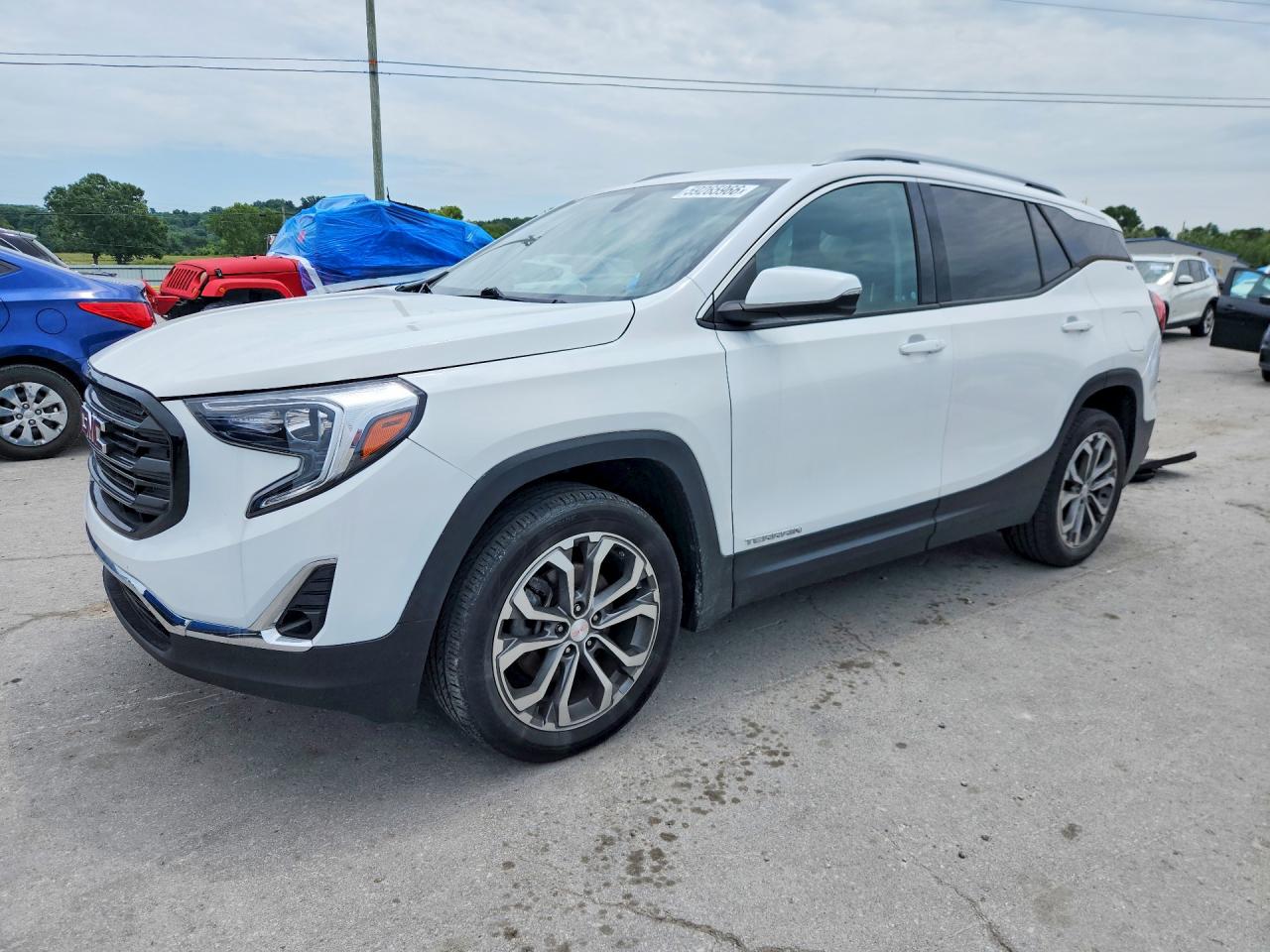 2019 GMC Terrain SLT, VIN 3GKALVEX6KL280810 — Мелкие вмятины и царапины