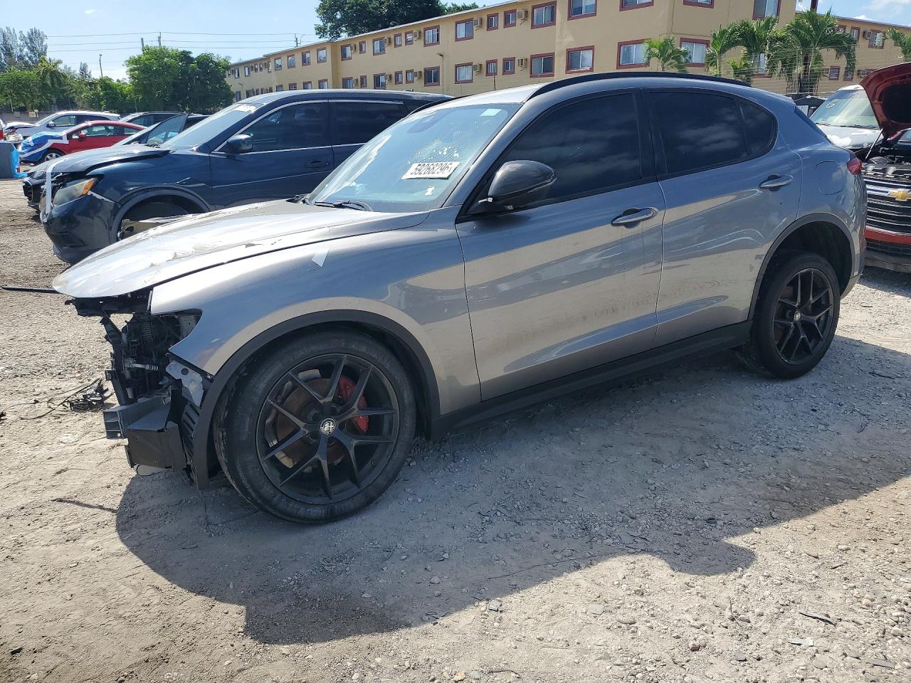 2020 Alfa Romeo Stelvio, VIN ZASPAJAN6L7C75483 — Front end