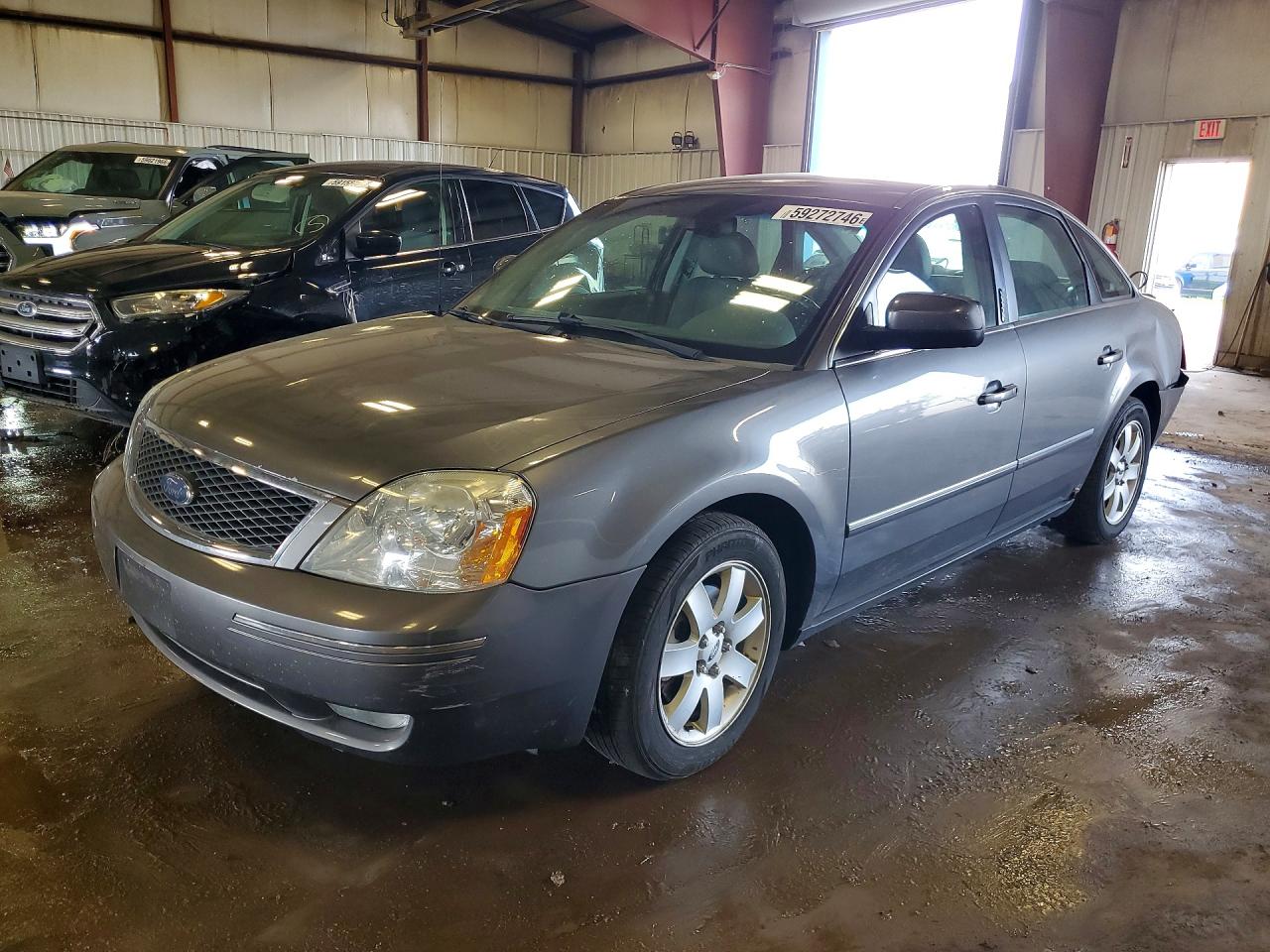 2006 Ford Five Hundred SEL, VIN 1FAFP24176G152920 — Rear end
