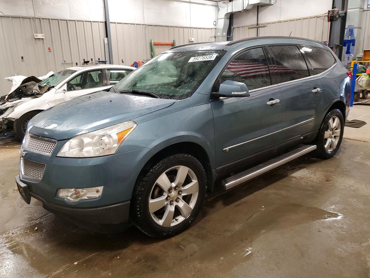 2009 Chevrolet Traverse LTZ, VIN 1GNEV33D09S113303 — Front end