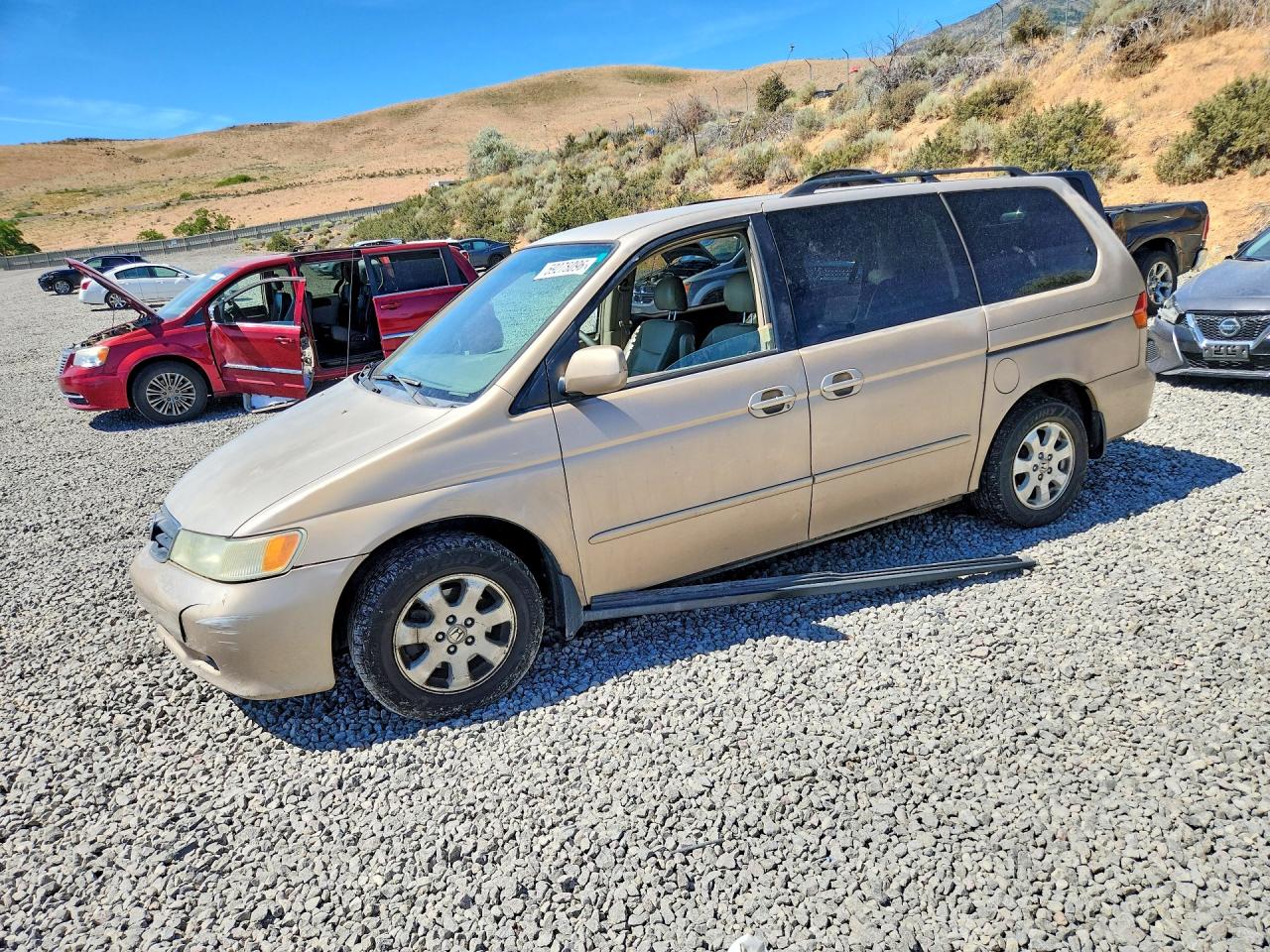 2002 Honda Odyssey EX-L, VIN 2HKRL189X2H575283 — Днище