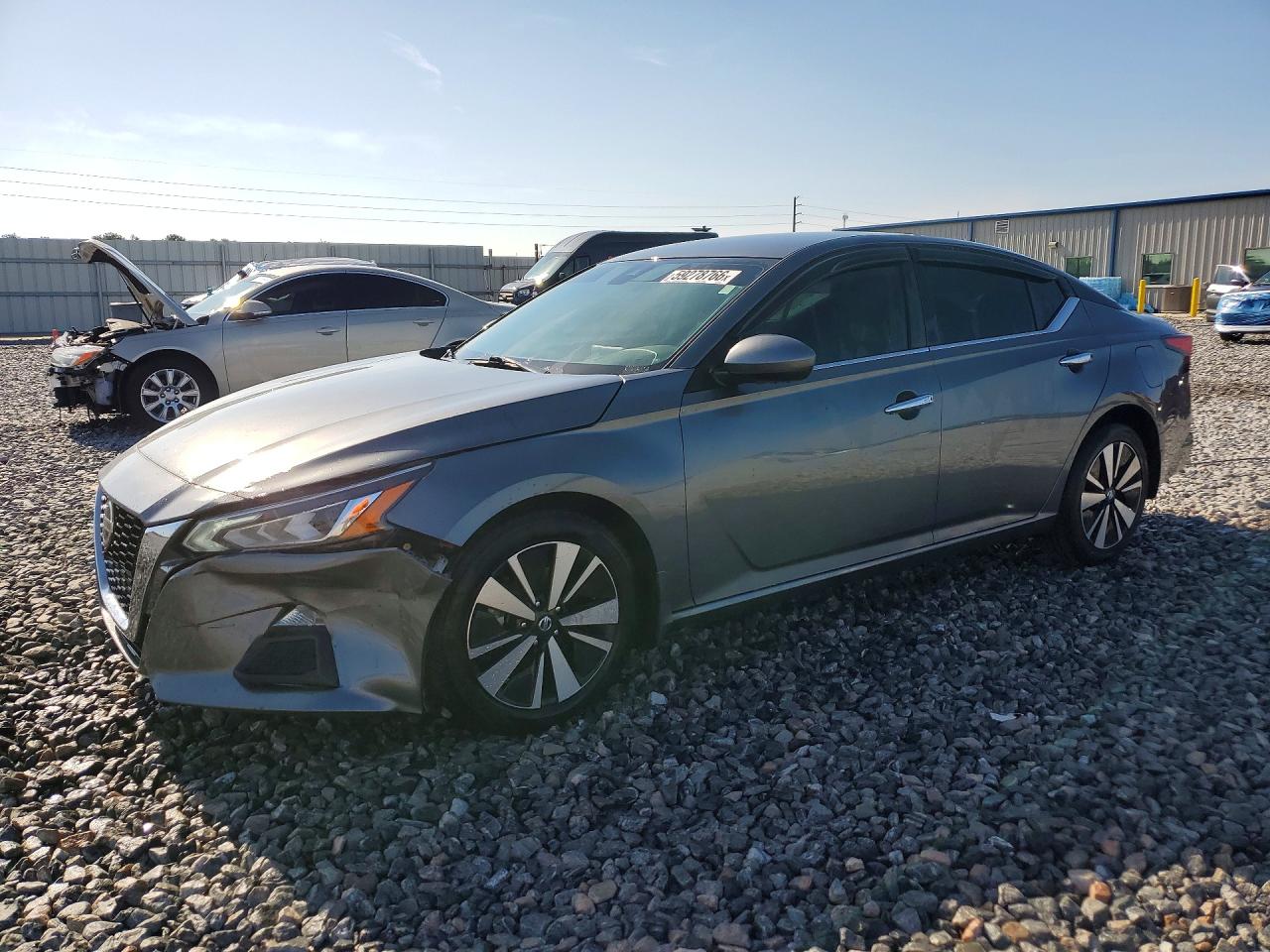 2021 Nissan Altima SV, VIN 1N4BL4DV2MN405028 — Front end
