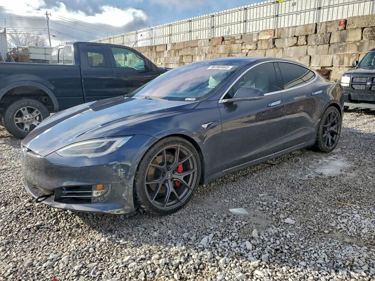 2017 Tesla Model S 100D, VIN 5YJSA1E28HF198670 — Front end