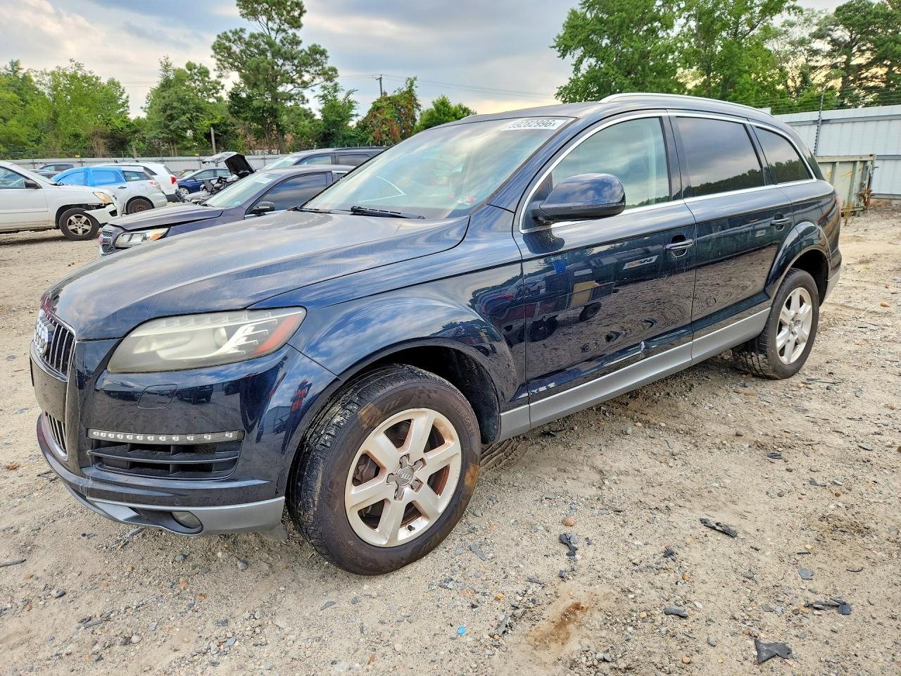 2011 Audi Q7 Premium Plus, VIN WA1LGAFE7BD007096 — Мелкие вмятины и царапины