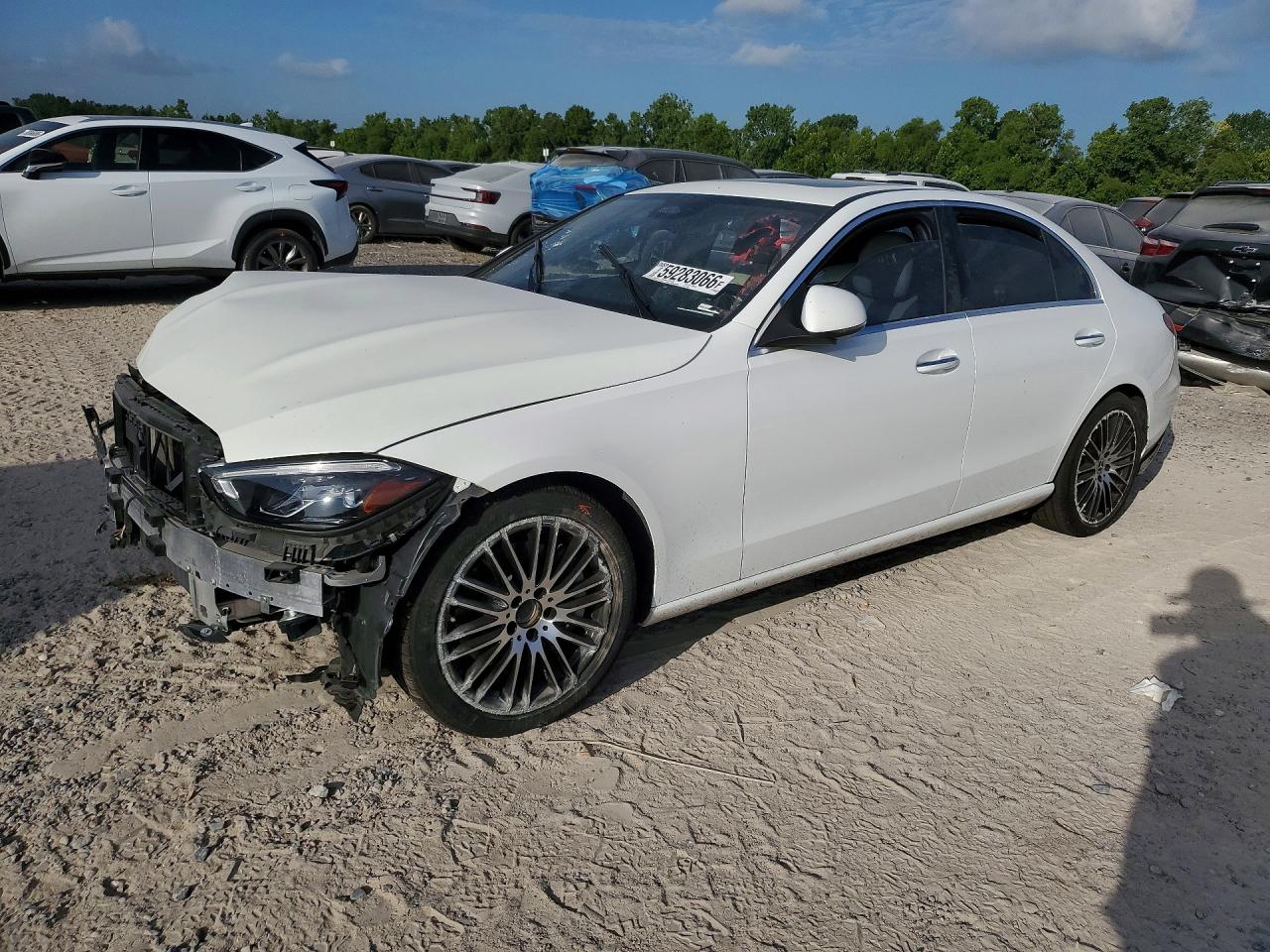 2024 Mercedes-Benz C 300, VIN W1KAF4GB6RR172307 — Перед