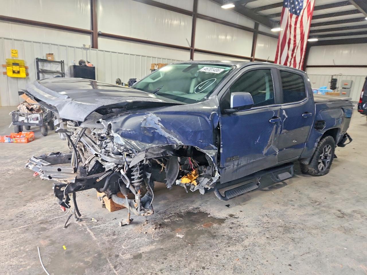 2019 GMC Canyon 4WD All Terrain, VIN 1GTG6FENXK1150103 — Front end