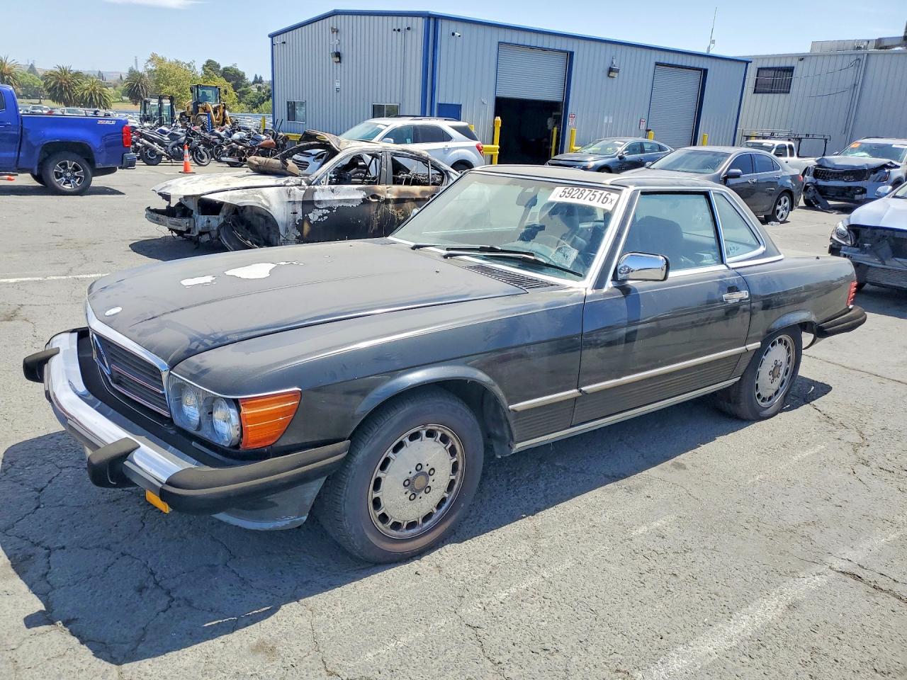 1989 Mercedes-Benz 560 SL, VIN WDBBA48D9KA094430 — Minor dents and scratches