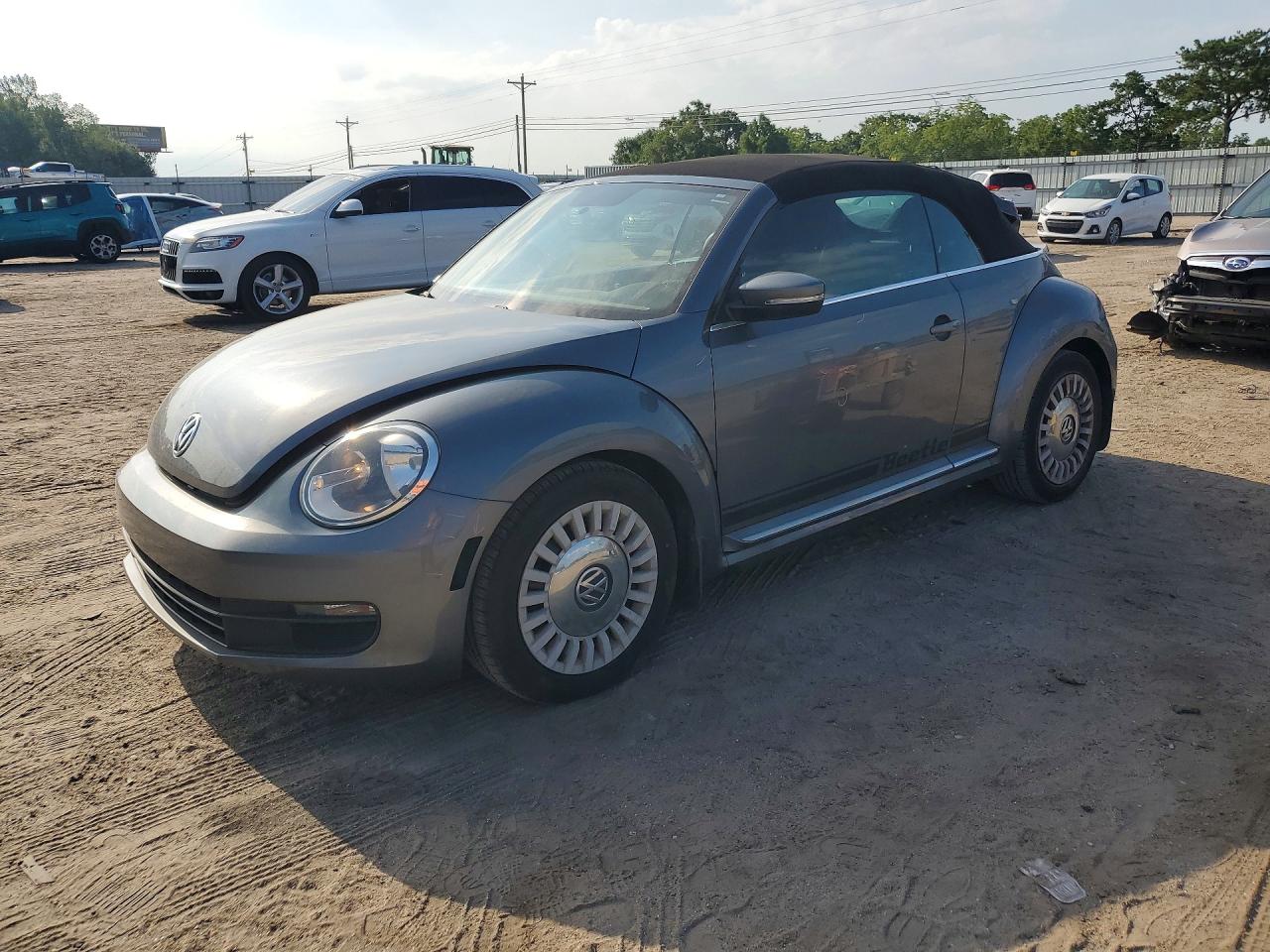 2013 Volkswagen Beetle 2.5L, VIN 3VW5P7AT8DM817221 — Side