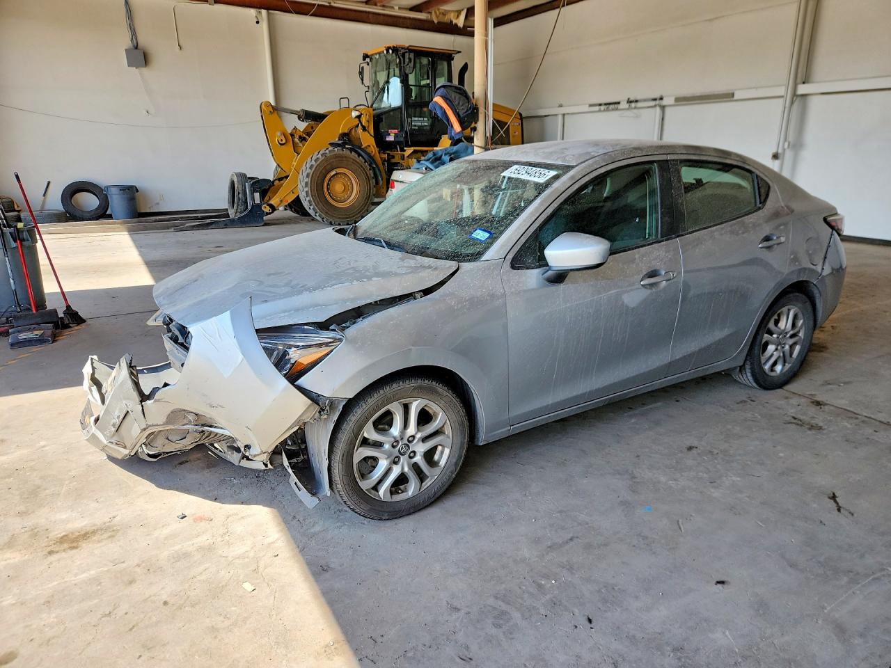 2018 Toyota Yaris, VIN 3MYDLBYV0JY306404 — Front end