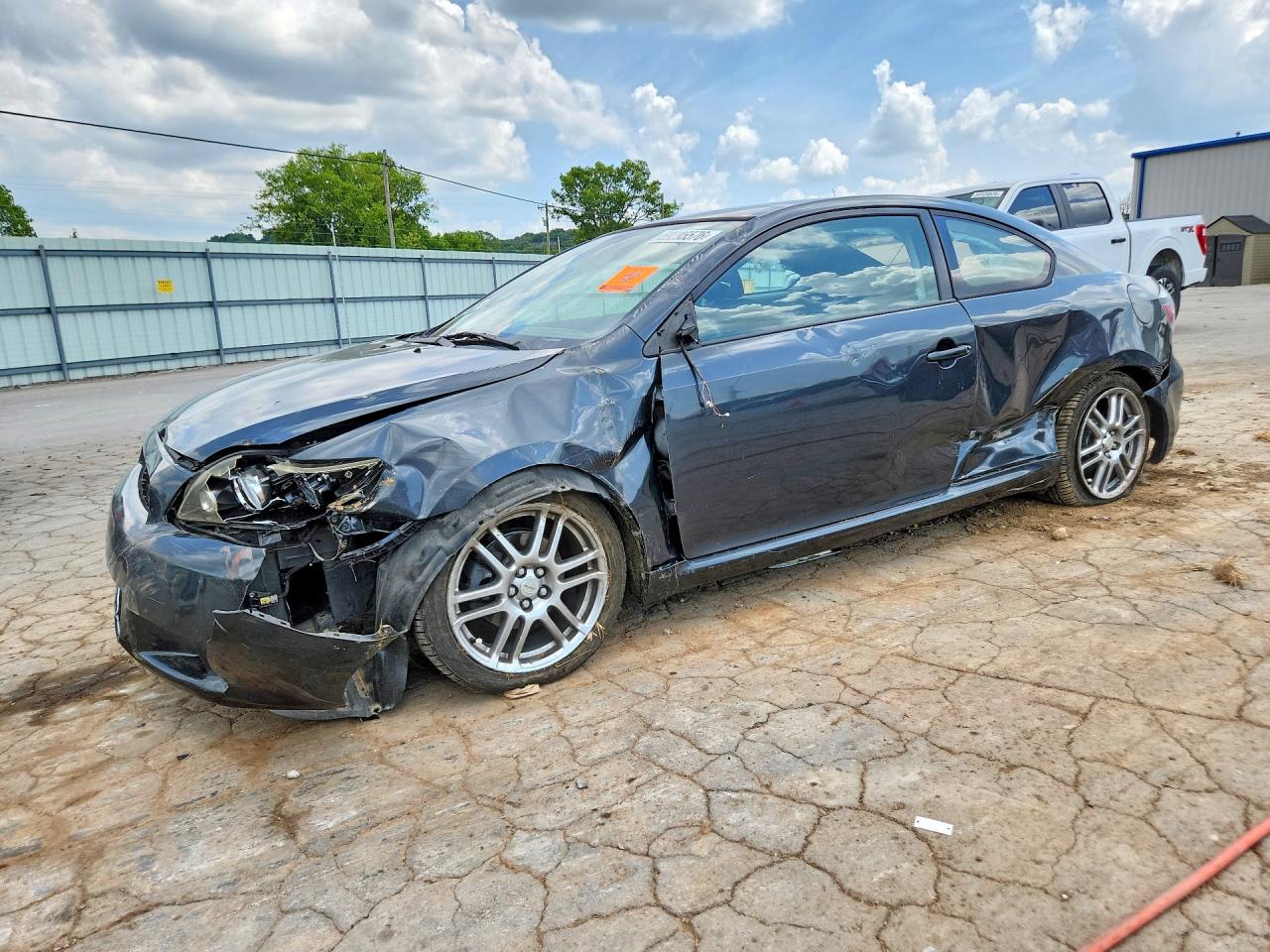 2008 Scion tC, VIN JTKDE167680240154 — Front end