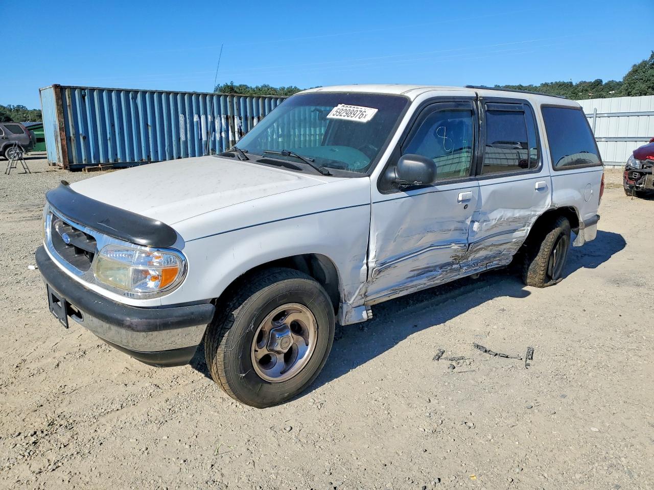 1996 Ford Explorer XL, VIN 1FMDU34X2TZA58721 — Side