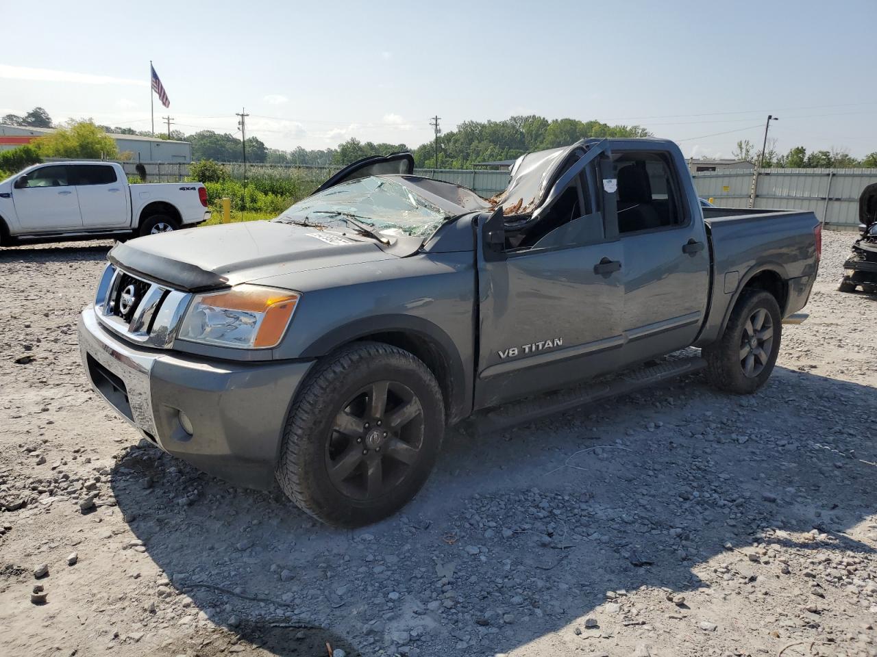 2015 Nissan Titan SV, VIN 1N6BA0ED8FN505603 — Фото с аукциона 1 of 4